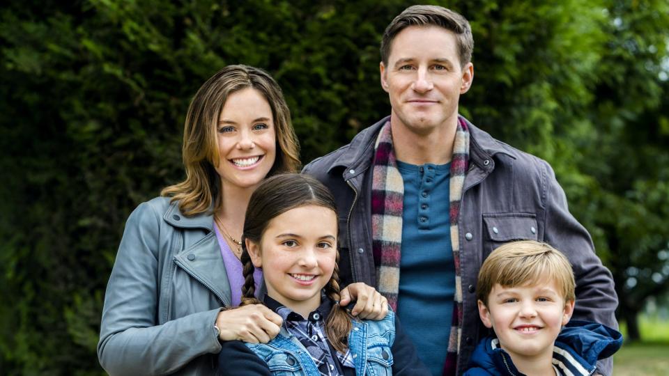 Ashley Williams, Hannah Cheramy, Sam Jaeger, Kiefer O'Reilly, October Kiss, 2015