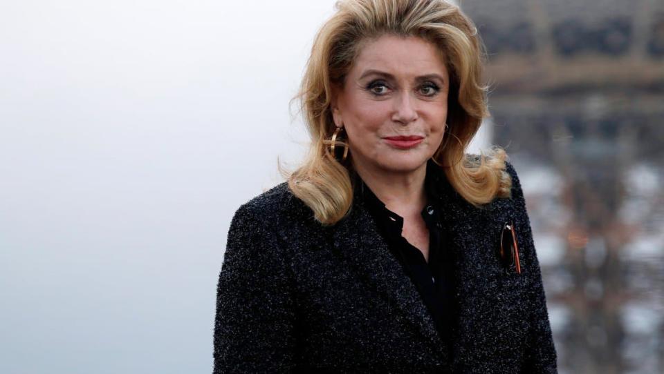 Catherine Deneuve en septembre 2018 au défilé Yves Saint Laurent - François Guillot - AFP