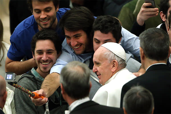 ¿Cómo es el protocolo que se debe seguir al conocer al Papa?