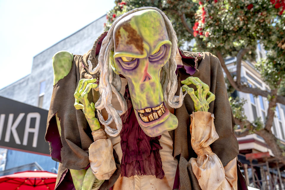 <p>Cosplayer dressed as the Zombie Judge of <em>ParaNorman</em> at Comic-Con International on July 19, 2018, in San Diego. (Photo: Christy Radecic/Invision/AP) </p>