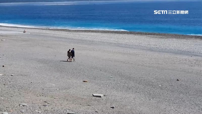 花蓮七星潭還在重建復原，沒想到竟出現「滿地水針魚頭」還散發出惡臭。（示意圖／資料照）