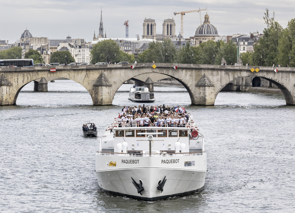 Paris Olimpiyatları, Seine Nehri boyunca daha küçük bir Açılış Töreni düzenliyor