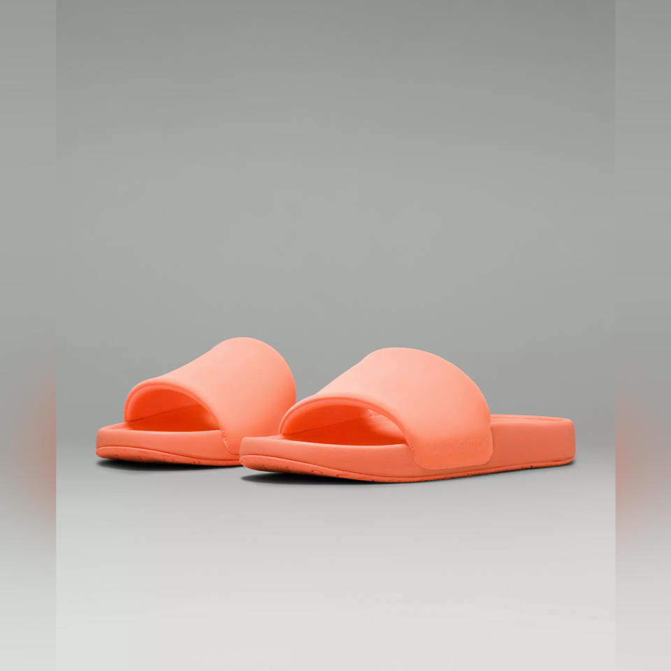 Chanclas Restfeel para mujer. (Foto: Lululemon)