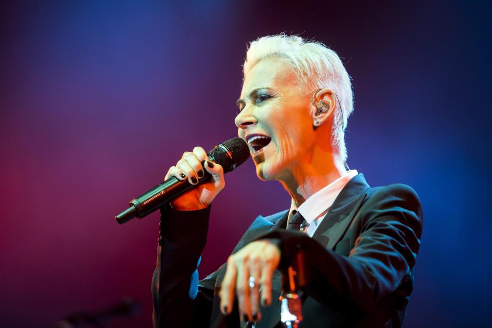 La voce del duo svedese Roxette è mort a 61 anni. Da 17 combatteva contro un tumore al cervello, diagnosticatole dopo un ricovero a causa di una commozione cerebrale. (Balazs Mohai/MTI, via AP)