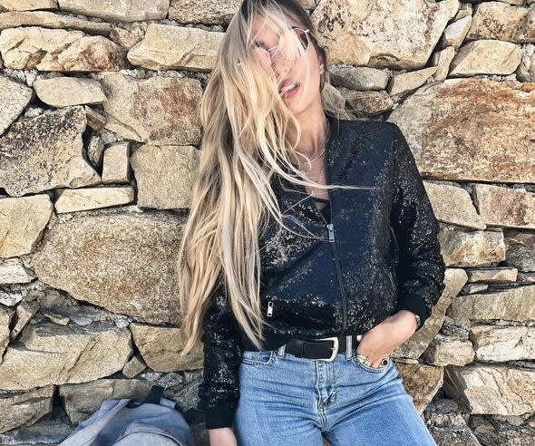 <p>Cette jolie blogueuse mode a déclaré son amour pour la collection d’Heidi Klum avec cette photo posté sur Instagram.<br>Crédit photo : Instagram Andreana Frangoudes </p>