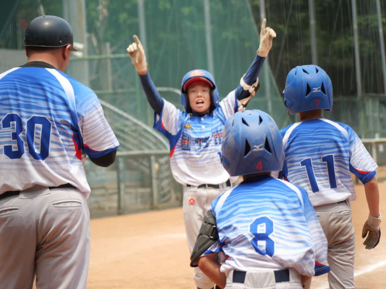 李浚宇生涯首發全壘打。吳敏欣攝