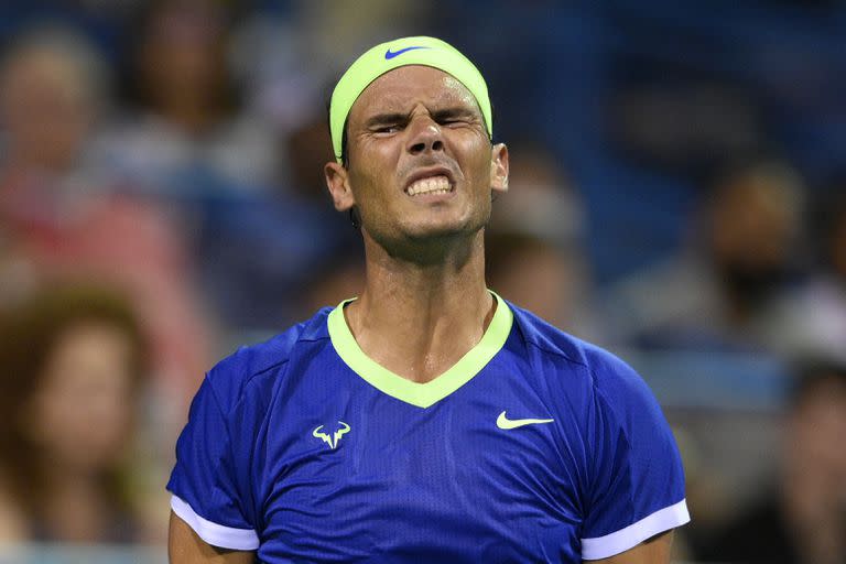 Nadal sufriendo, en agosto pasado en Washington, el último torneo que disputó. 