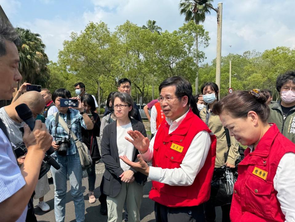 圖：教育部長潘文忠至東華大學瞭解學校災損情形。（教育部提供）