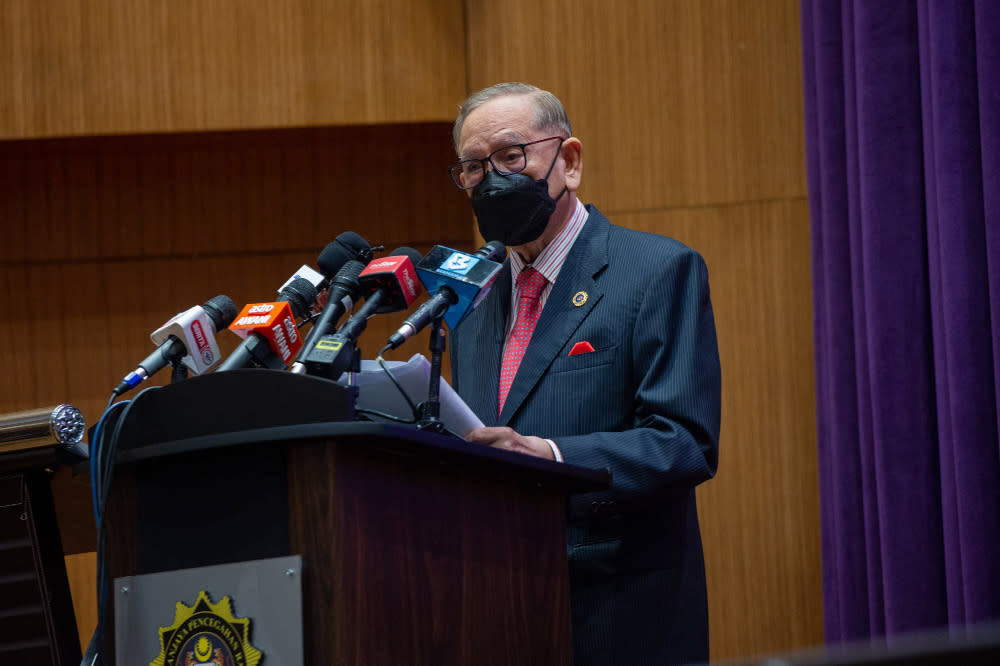 Tan Sri Abu Zahar Ujang speaks to the media during a special press conference at the MACC headquarters in Putrajaya January 5, 2022. — Picture by Shafwan Zaidon