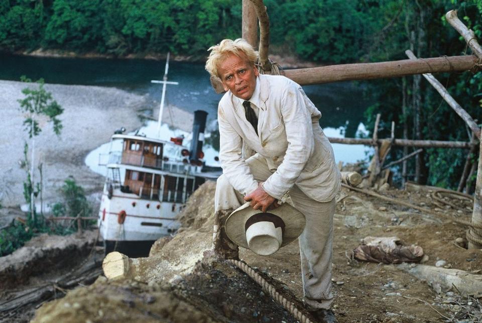 Szene aus "Fitzcarraldo": Fitzcarraldo (Klaus Kinski) wird nicht eher ruhen, bis der Urwald eine Oper hat. (Bild: Studiocanal)