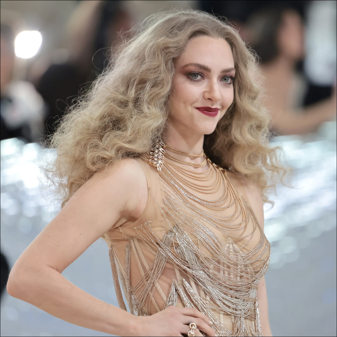  Amanda Seyfried attends The 2023 Met Gala Celebrating "Karl Lagerfeld: A Line Of Beauty" at The Metropolitan Museum of Art on May 01, 2023 in New York City. (Photo by Jamie McCarthy/Getty Images) 