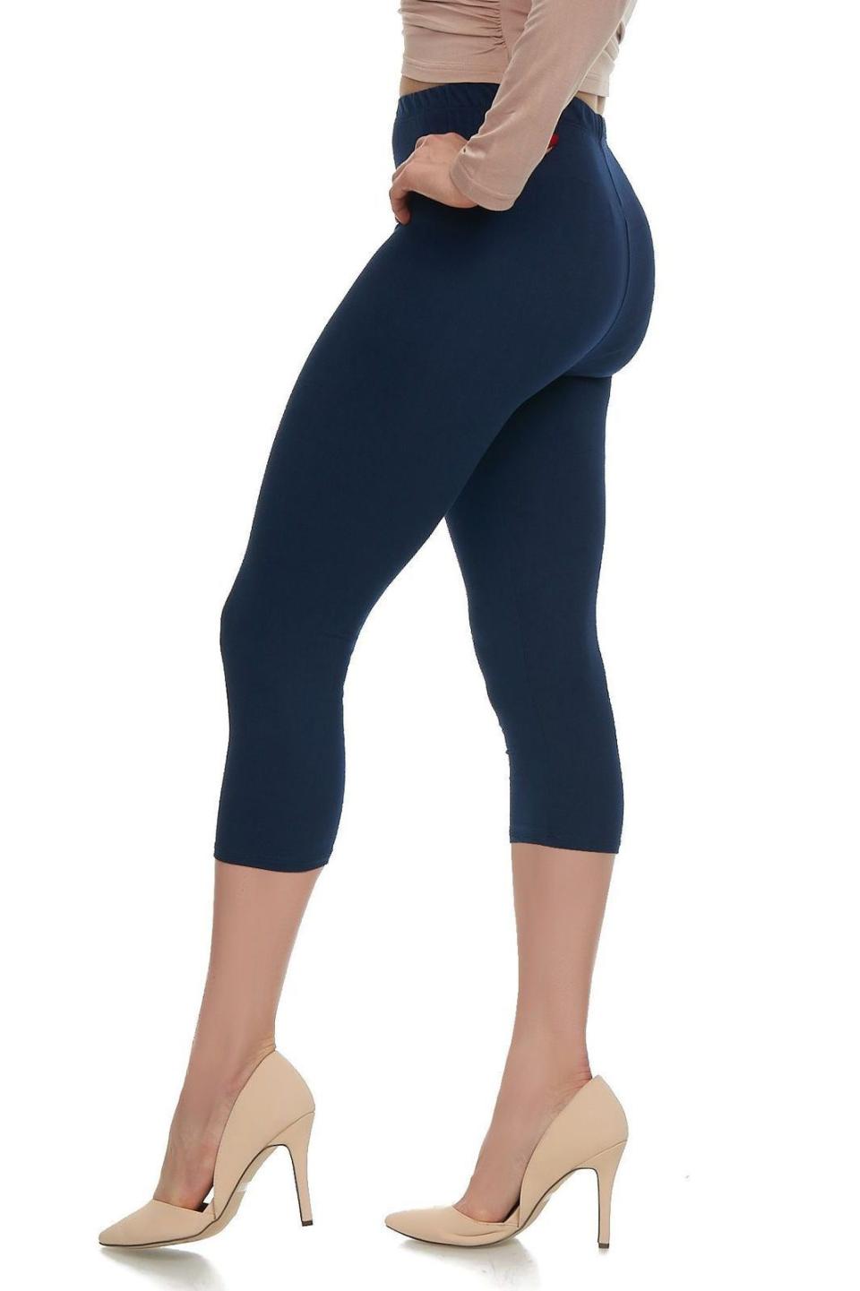 19) Extra Soft Capri Leggings