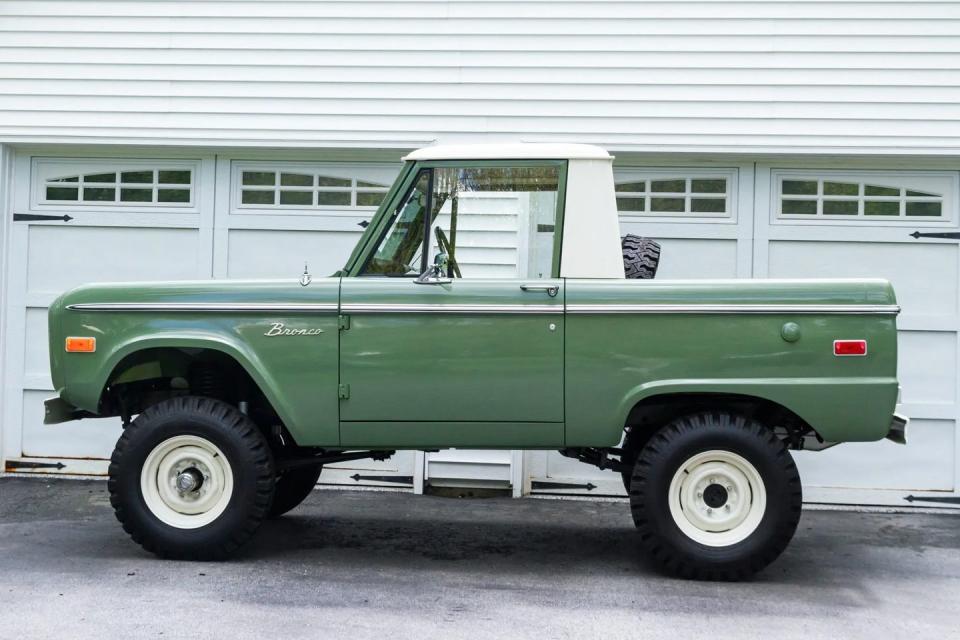 1971 ford bronco half cab pickup 3 speed side