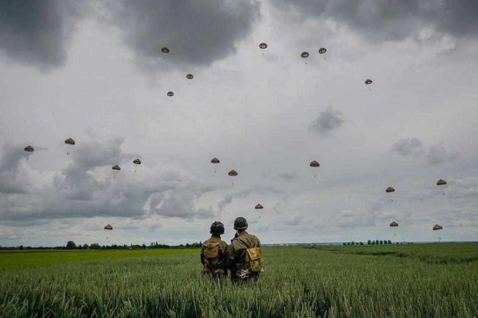 Paratroopers land at Sannerville