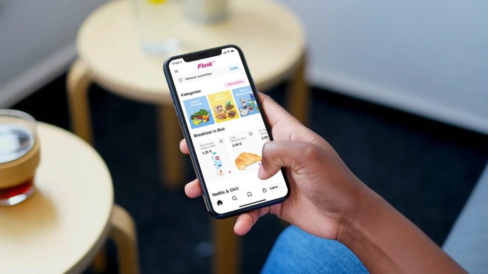 Flink drängte schnell in den Markt – nach einem Monat war der Dienst bereits in drei Städten verfügbar.