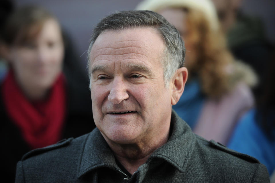 US actor Robin Williams arrives for the European premiere of "Happy Feet Two" in central London on November 20, 2011. AFP PHOTO/CARL COURT (Photo credit should read CARL COURT/AFP via Getty Images)