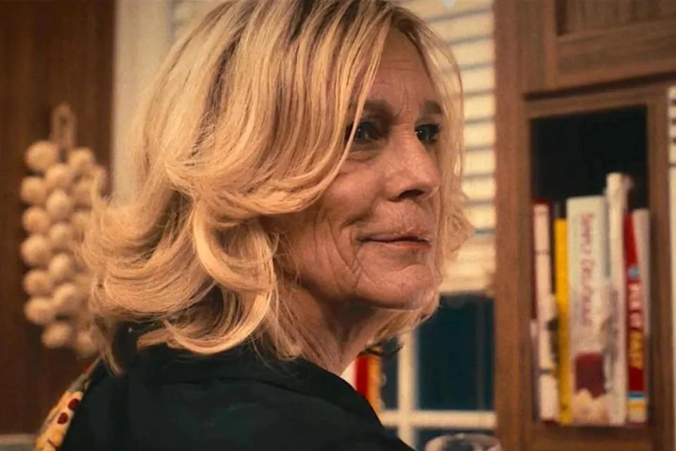 Jamie Lee Curtis Returns as Donna Berzatto