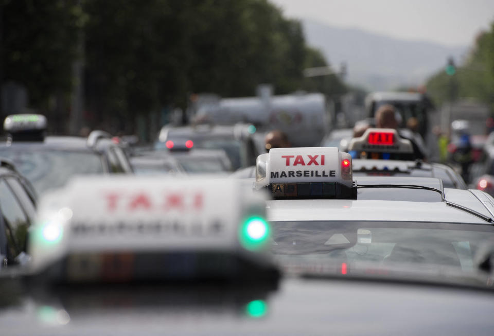 Plusieurs centaines de taxis manifestent ce lundi 11 décembre contre l’article 30 de la loi de financement de la Sécurité sociale. Photo d’illustration.