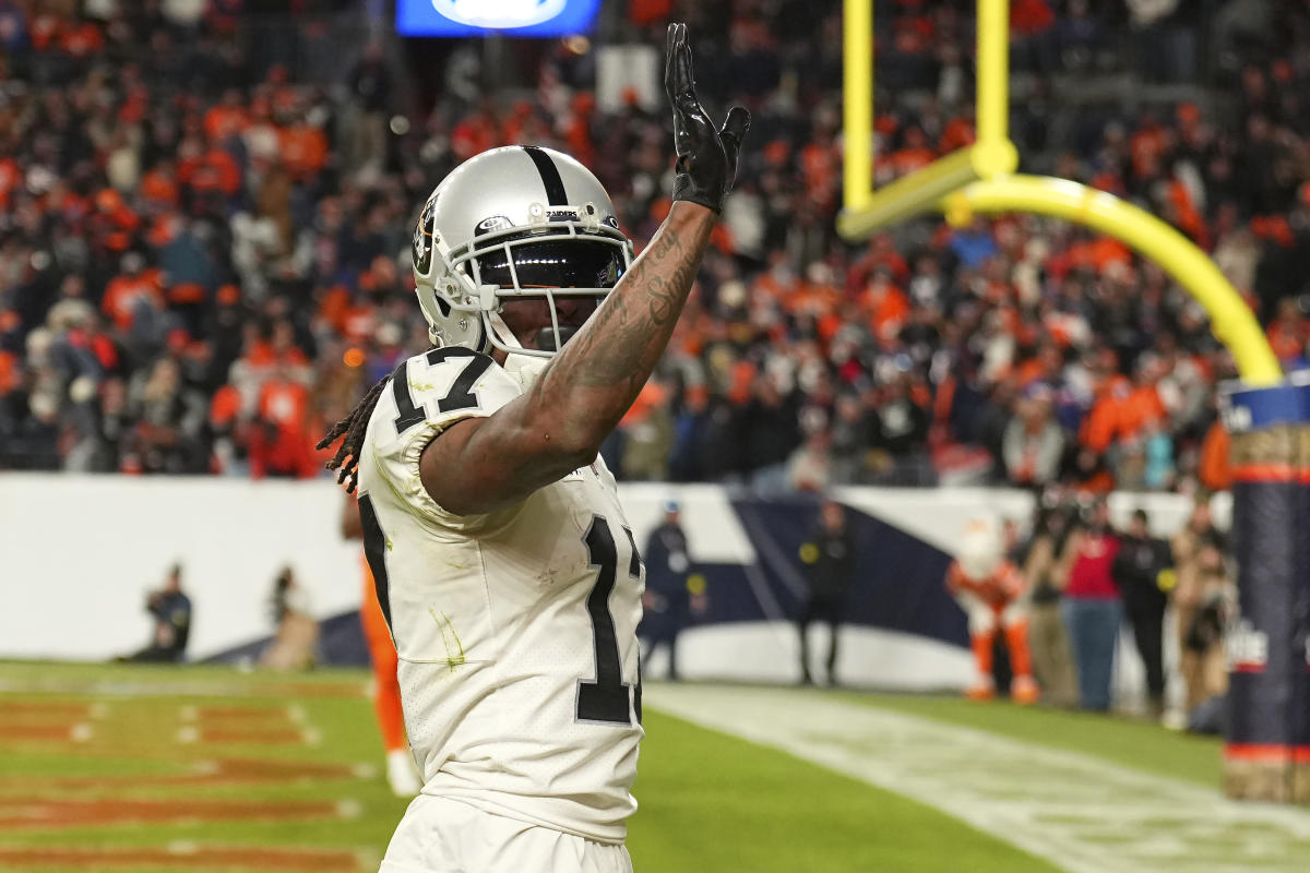 Las Vegas Raiders linebacker Divine Diablo (5) lines up against the Denver  Broncos during an NFL football game Sunday, Sept. 10, 2023, in Denver. (AP  Photo/Jack Dempsey Stock Photo - Alamy