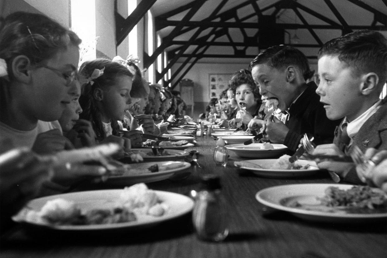 Pupils at Wallgrave Colliery School having lunch in the school canteen