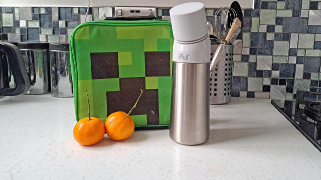 Tastebud-tricking Air Up water bottle gets a stainless steel