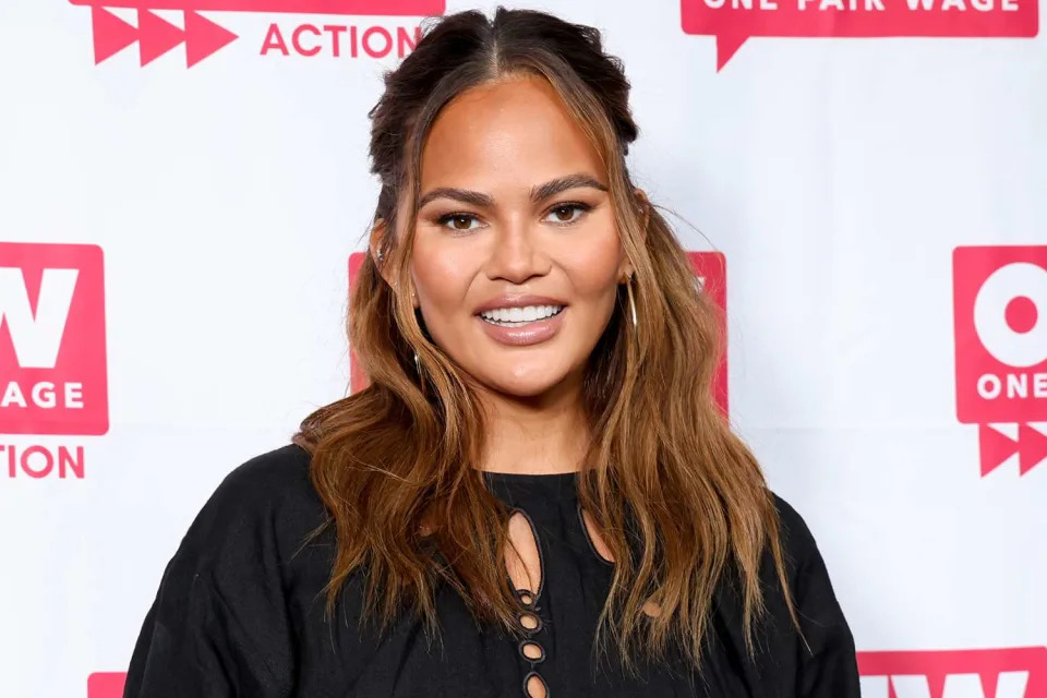 <p>Mark Von Holden/Variety via Getty Images</p> Chrissy Teigen at the One Fair Wage Fundraiser at Gracias Madre on September 21