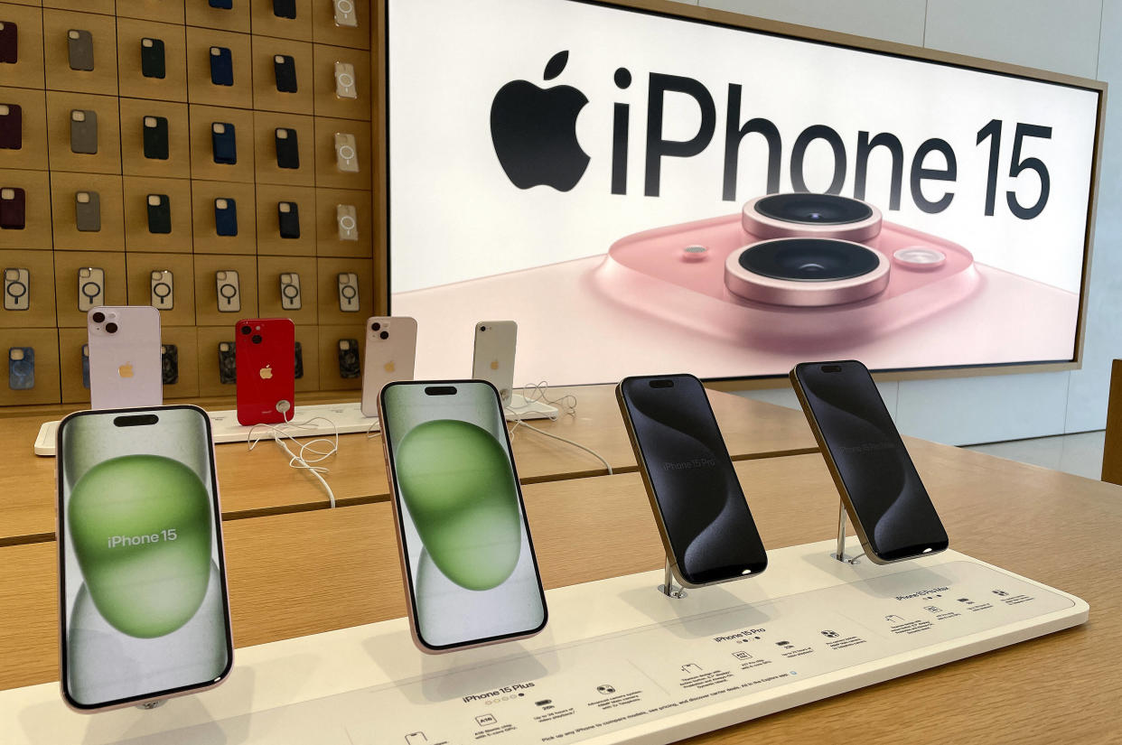 Le gouvernement attaque Apple pour pratiques monopolistiques sur l’iPhone. (photo d’illustration)