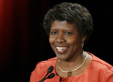 Gwen Ifill speaks after winning a Peabody for her show "Washington Week with Gwen Ifill and National Journal" during the 68th annual George Foster Peabody Award ceremony in New York May 18, 2009. REUTERS/Lucas Jackson/File Photo