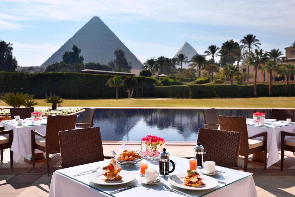 Le Marriott Mena House Cairo, situé face aux pyramides de Gizeh, est l'un des plus beaux hôtels au monde. (Photo : Booking)