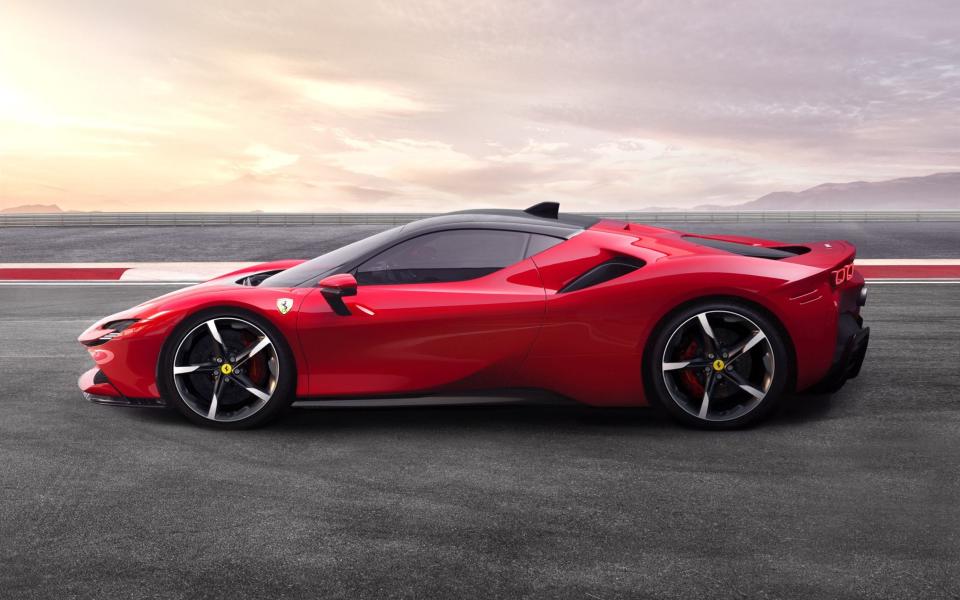 Ferrari SF90 Stradale - Newspress