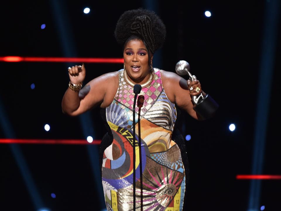 lizzo gown naacp image awards entertainer of the year