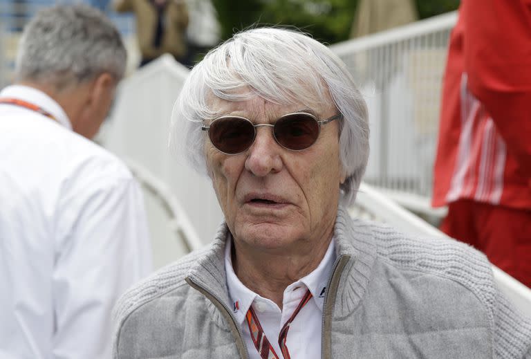 Bernie Ecclestone, exjefe de la Fórmula Uno, fue detenido en San Pablo por querer viajar a Suiza portando un arma no declarada en su equipaje.