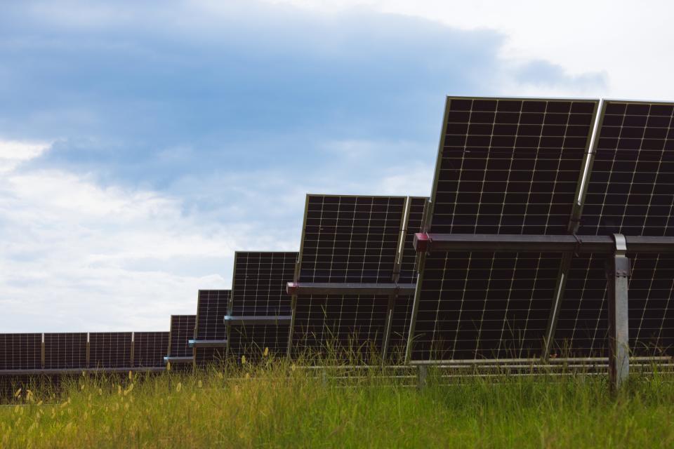 Asheville-based solar and energy storage company Pine Gate Renewables has received a total $650 million investment from Generate Capital, the Healthcare of Ontario Pension Plan and HESTA.