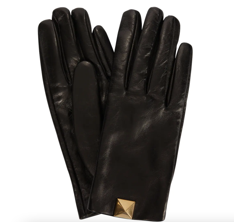 Valentino Garavani gloves. (PHOTO: MyTheresa)