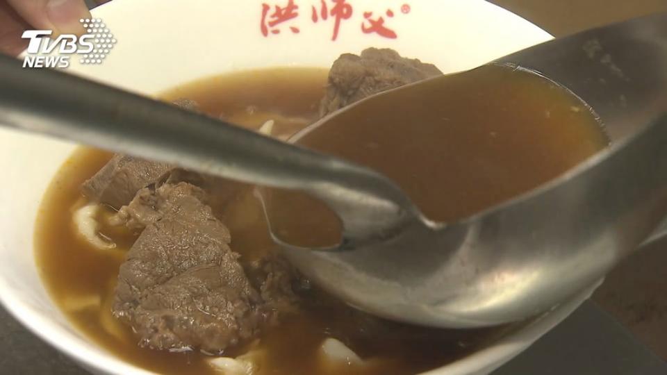 洪師父牛肉麵遭仿冒。（圖／TVBS資料畫面）