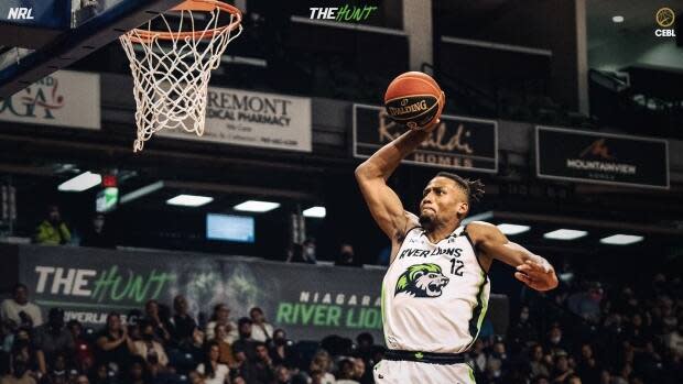 Javin Delaurier scored 17 points and added 14 rebounds in Niagara's Saturday win against Ottawa. Only Xavier Sneed had more points for the winning side, with 18. (@RiverLions/Twitter - image credit)