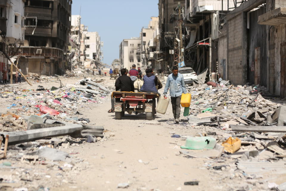 Gaza lleva meses sufriendo bombardeos diarios. (Photo by Dawoud Abo Alkas/Anadolu via Getty Images)