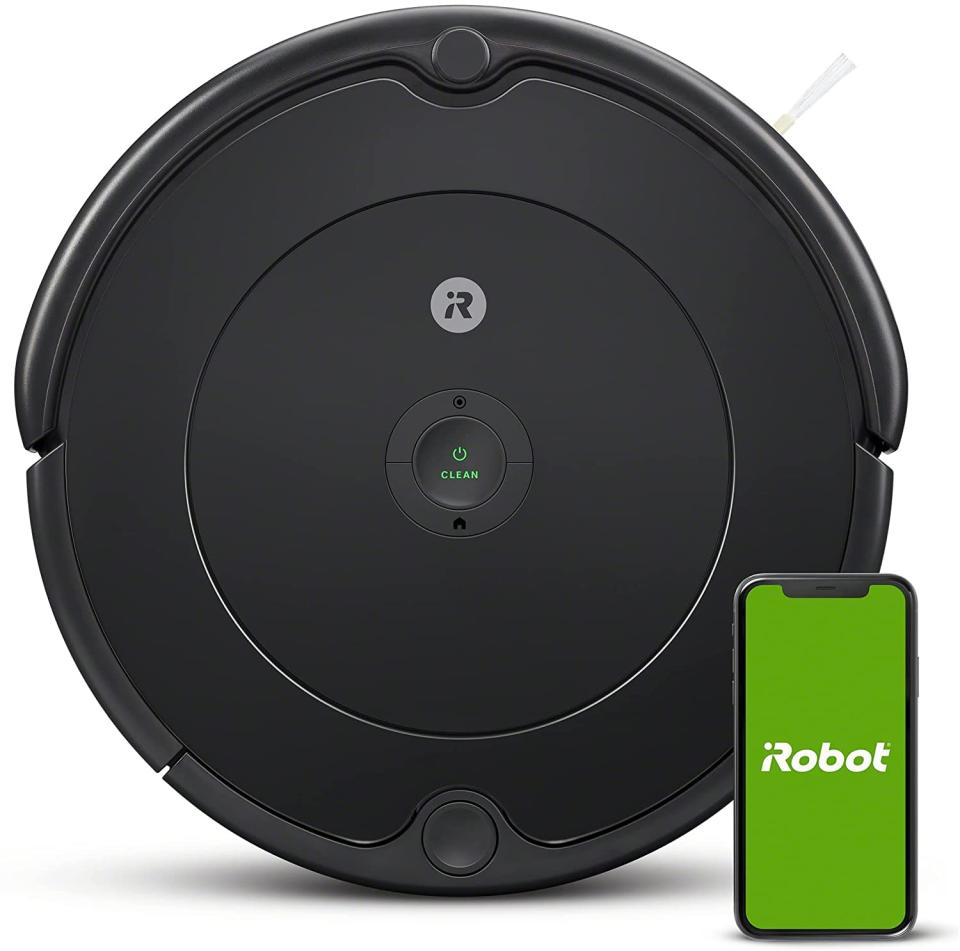 iRobot Roomba 692 Wi-Fi Connected Robot Vacuum. Image via Amazon.