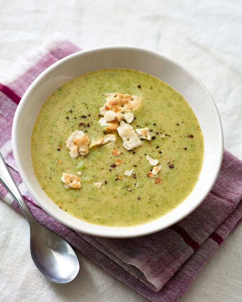 The Pioneer Woman's Slow Cooker Broccoli Cheddar Soup