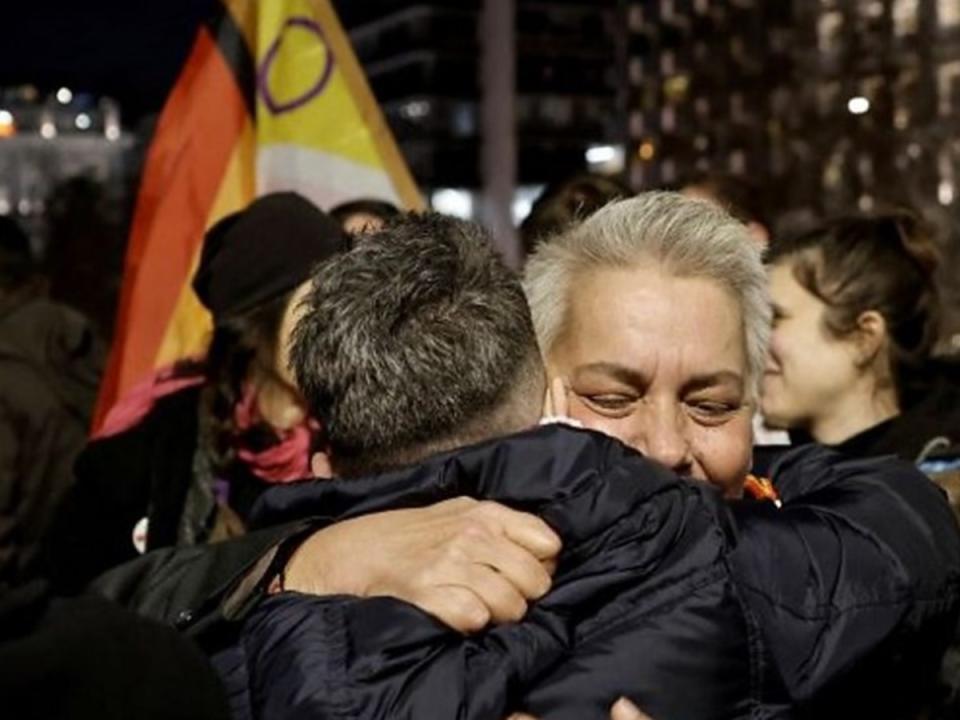 希臘成為第一個同性婚姻合法化的東正教佔多數的國家，LGBTQ族群對此表示歡迎。