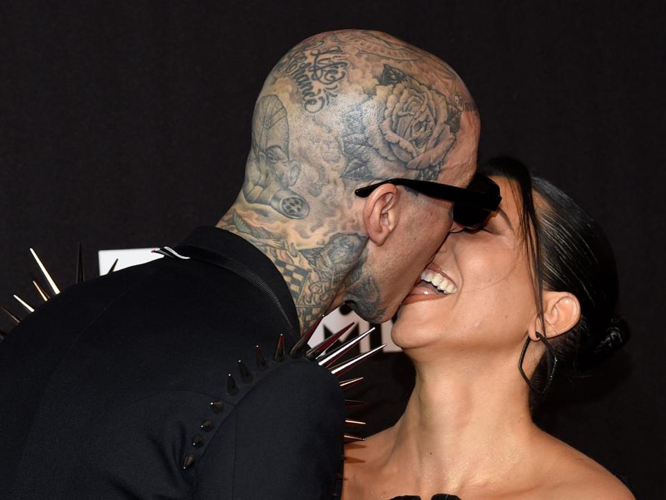 kourtney and travis barker vmas