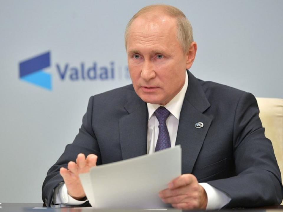 俄方宣稱，駭客假冒俄羅斯總統聲音，駭入多家廣播電台發表緊急談話。
