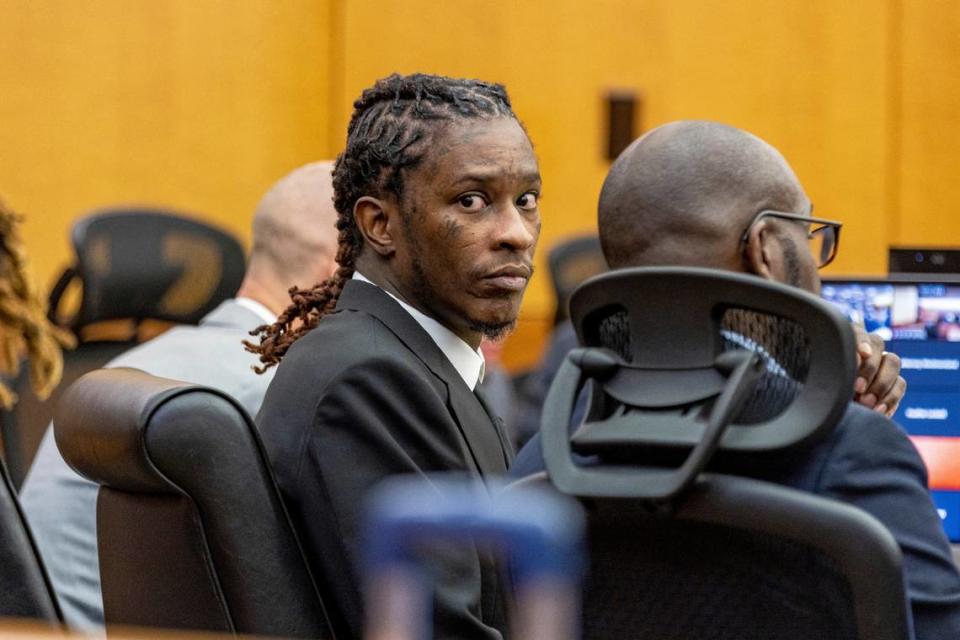 El rapero de Atlanta Young Thug, cuyo verdadero nombre es Jeffery Williams, haciendo su primera aparición en el tribunal del Condado Fulton en Atlanta, el 15 de diciembre de 2022.