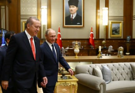 Turkish President Tayyip Erdogan meets with Russia's President VladimirÊPutin at the Presidential Palace in Ankara, Turkey, September 28, 2017. Kayhan Ozer/Presidential Palace/Handout via REUTERS