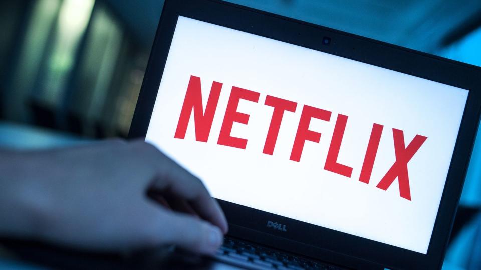 Streaming-Riese Netflix schwächelt ausgerechnet im Jubiläumsjahr. (Bild: dpa)