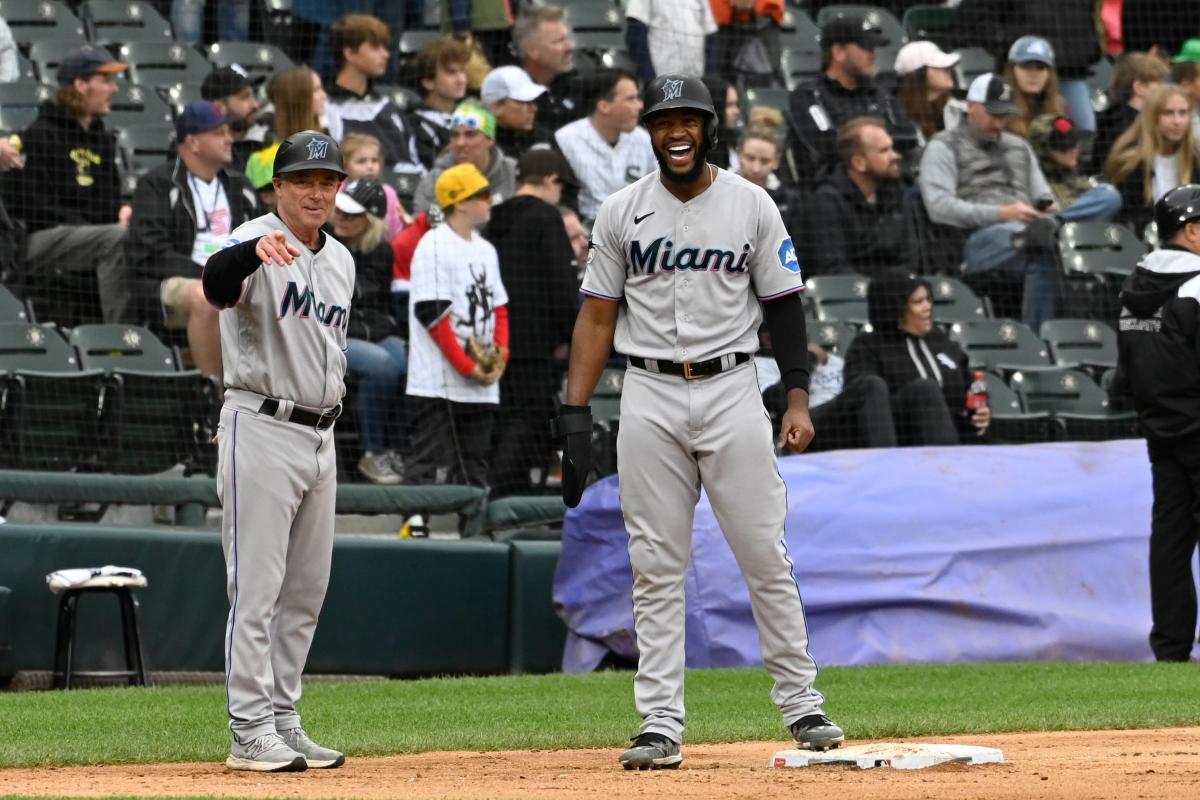 Marlins third base coach Jody Reed fractures leg after being struck by foul  ball - CBS Boston