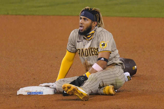 San Diego Padres' Fernando Tatis Jr makes daring play on infield pop up