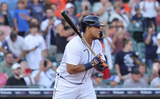 Miguel Cabrera becomes 28th player in MLB history to hit 500