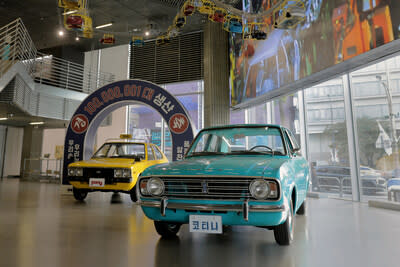 (left) Cortina Mark 2, Hyundai Motor's first model and (right) Pony, Hyundai Motor’s first independently developed model (PRNewsfoto/Hyundai Motor Company)