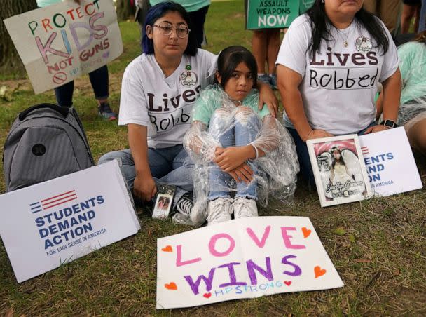 PHOTO: Jazmin Cazares and Caitlyne Gonzalez join activists at a rally calling on Congress to pass legislation to ban assault weapons at the U.S. Capitol in Washington, Sept./ 22, 2022. (Kevin Lamarque/Reuters)